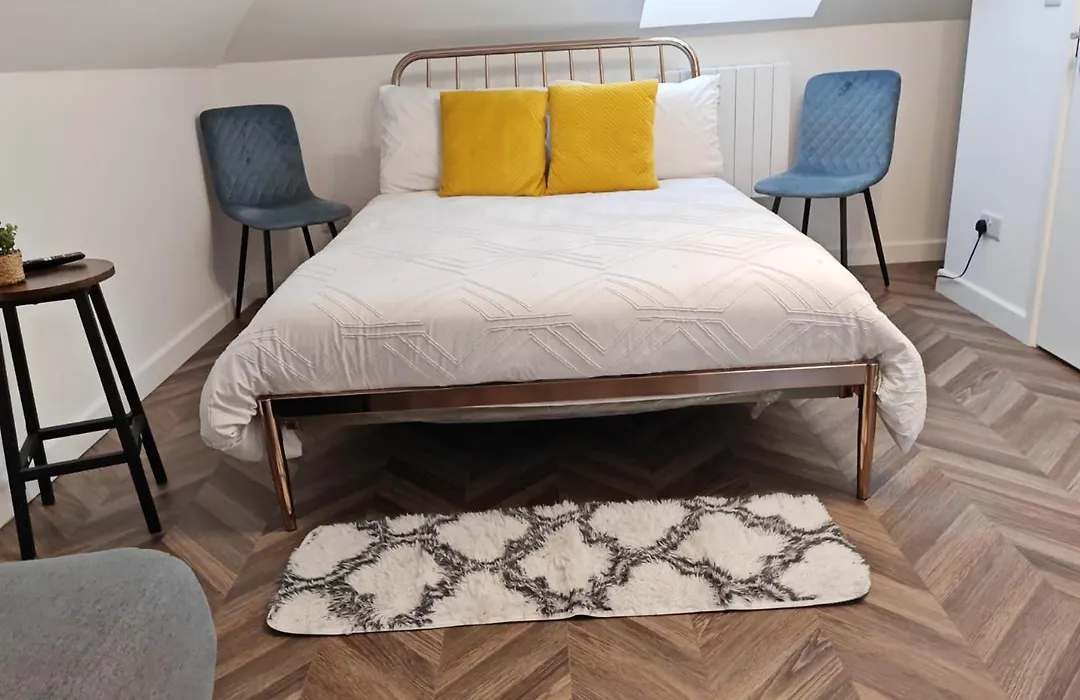 Dalston Luxe Studios, 10 Minutes Away From Liverpool Train Station-1